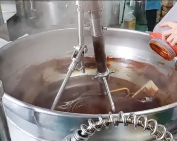 Zhangzhou Sand Tea Sauce Planet Fry Pot, Fujian, China